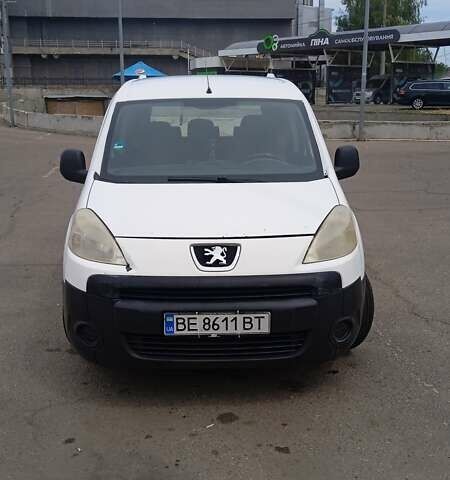 Белый Пежо Partner, объемом двигателя 1.56 л и пробегом 294 тыс. км за 4100 $, фото 1 на Automoto.ua