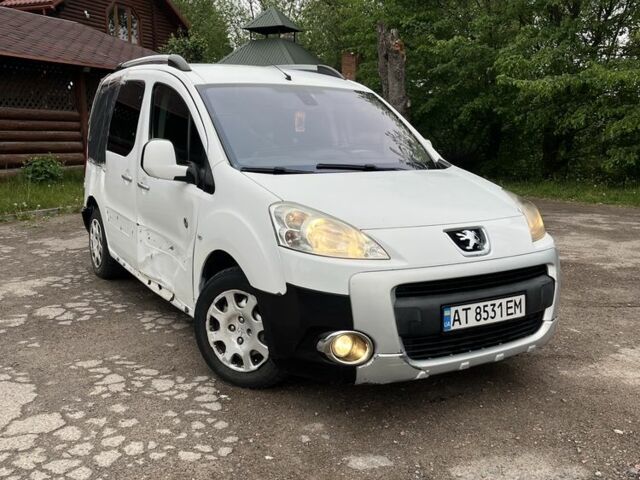 Белый Пежо Partner, объемом двигателя 1.6 л и пробегом 279 тыс. км за 3600 $, фото 1 на Automoto.ua