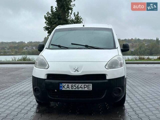 Белый Пежо Partner, объемом двигателя 1.56 л и пробегом 508 тыс. км за 8500 $, фото 1 на Automoto.ua
