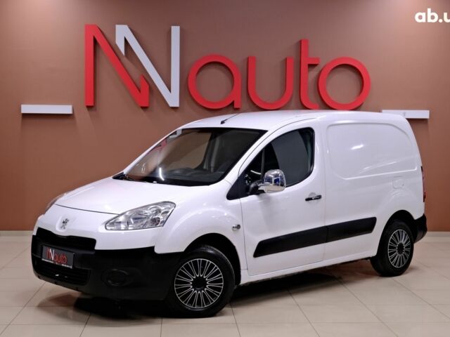 Белый Пежо Partner, объемом двигателя 1.6 л и пробегом 240 тыс. км за 4900 $, фото 1 на Automoto.ua
