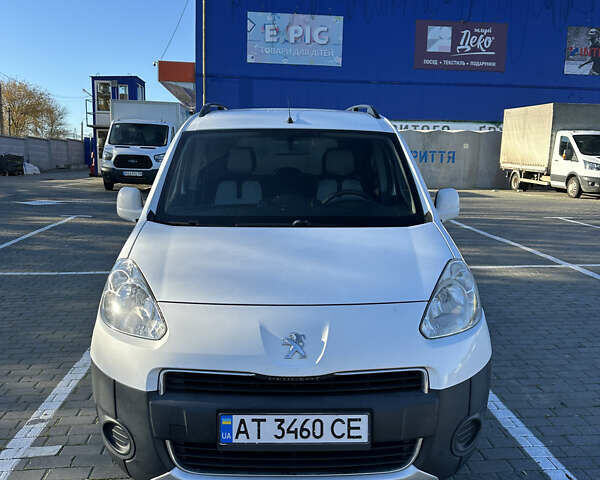 Белый Пежо Partner, объемом двигателя 1.6 л и пробегом 202 тыс. км за 8499 $, фото 1 на Automoto.ua