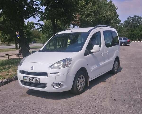 Белый Пежо Partner, объемом двигателя 1.6 л и пробегом 250 тыс. км за 7400 $, фото 1 на Automoto.ua
