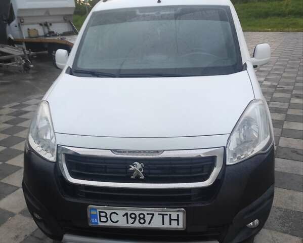 Белый Пежо Partner, объемом двигателя 1.56 л и пробегом 217 тыс. км за 10600 $, фото 1 на Automoto.ua