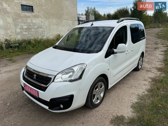 Белый Пежо Partner, объемом двигателя 1.6 л и пробегом 279 тыс. км за 8999 $, фото 1 на Automoto.ua