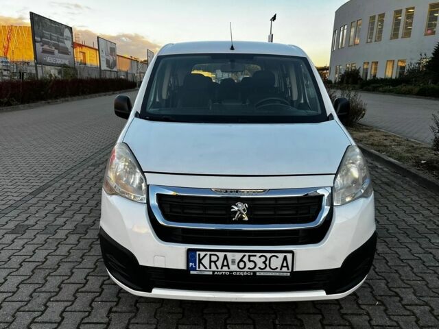 Белый Пежо Partner, объемом двигателя 1.6 л и пробегом 139 тыс. км за 6900 $, фото 1 на Automoto.ua