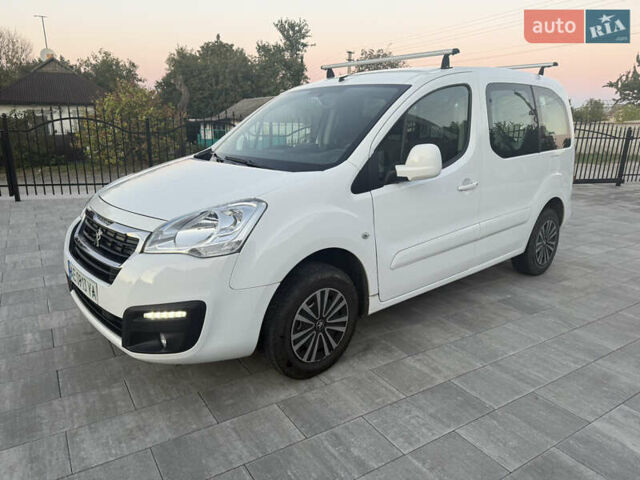 Білий Пежо Partner, об'ємом двигуна 0 л та пробігом 81 тис. км за 12000 $, фото 1 на Automoto.ua