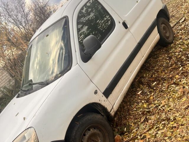 Белый Пежо Partner, объемом двигателя 1.9 л и пробегом 350 тыс. км за 478 $, фото 1 на Automoto.ua