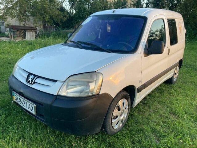 Белый Пежо Partner, объемом двигателя 2 л и пробегом 344 тыс. км за 4200 $, фото 1 на Automoto.ua