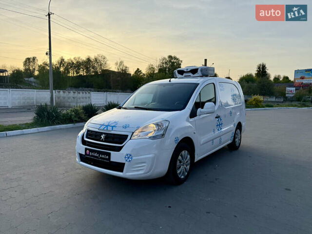 Белый Пежо Partner, объемом двигателя 1.6 л и пробегом 248 тыс. км за 13700 $, фото 1 на Automoto.ua