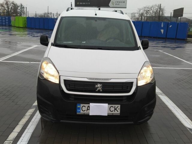 Белый Пежо Partner, объемом двигателя 0 л и пробегом 257 тыс. км за 7111 $, фото 1 на Automoto.ua