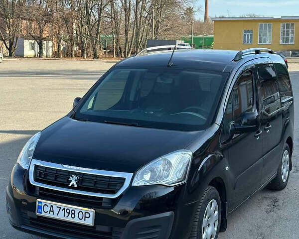 Черный Пежо Partner, объемом двигателя 1.56 л и пробегом 244 тыс. км за 11500 $, фото 1 на Automoto.ua