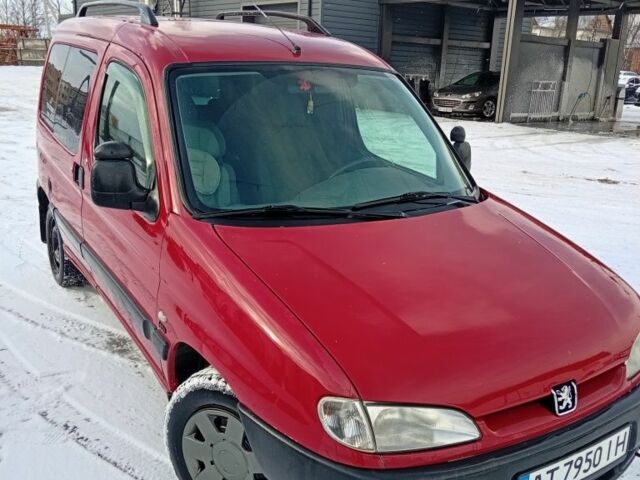 Красный Пежо Partner, объемом двигателя 2 л и пробегом 224 тыс. км за 3500 $, фото 1 на Automoto.ua
