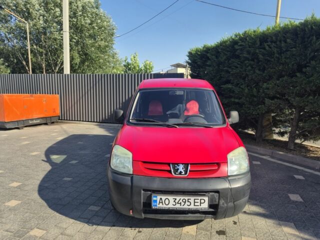 Красный Пежо Partner, объемом двигателя 1.4 л и пробегом 323 тыс. км за 1900 $, фото 1 на Automoto.ua