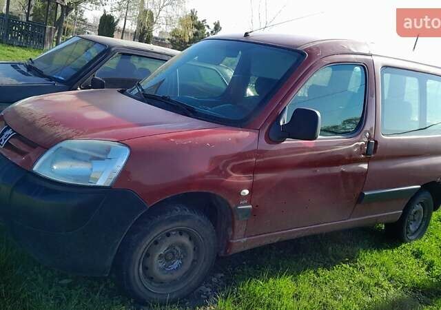 Красный Пежо Partner, объемом двигателя 1.6 л и пробегом 500 тыс. км за 3700 $, фото 1 на Automoto.ua