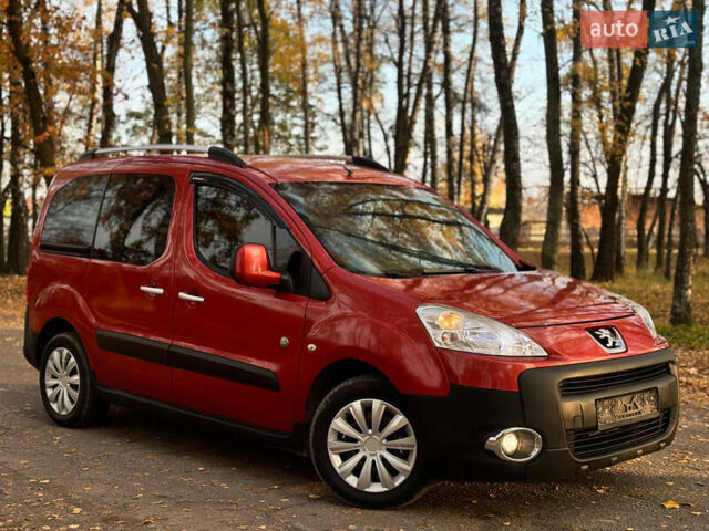 Красный Пежо Partner, объемом двигателя 1.56 л и пробегом 182 тыс. км за 6350 $, фото 1 на Automoto.ua