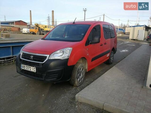 Червоний Пежо Partner, об'ємом двигуна 1.56 л та пробігом 190 тис. км за 11200 $, фото 1 на Automoto.ua