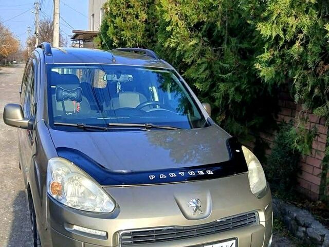 Пежо Partner, объемом двигателя 1.6 л и пробегом 300 тыс. км за 9500 $, фото 1 на Automoto.ua