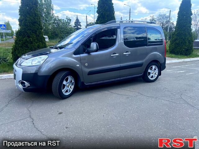 Серый Пежо Partner, объемом двигателя 1.6 л и пробегом 261 тыс. км за 7500 $, фото 1 на Automoto.ua
