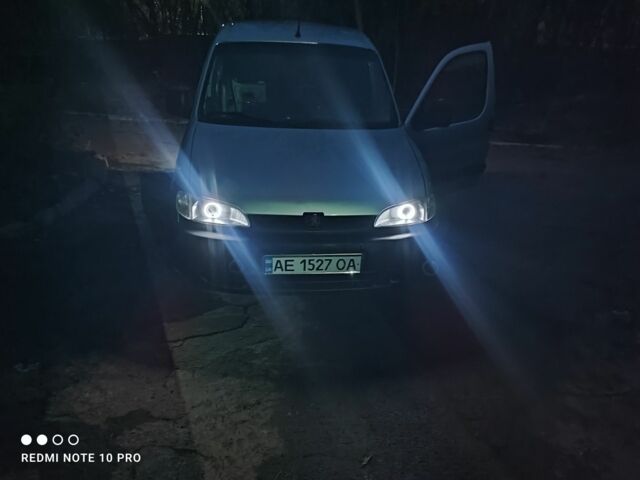 Серый Пежо Partner, объемом двигателя 0 л и пробегом 90 тыс. км за 3200 $, фото 1 на Automoto.ua