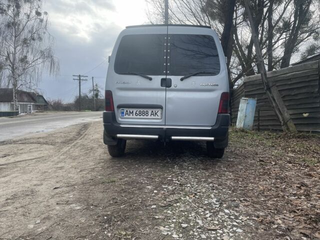 Серый Пежо Partner, объемом двигателя 2 л и пробегом 280 тыс. км за 3700 $, фото 1 на Automoto.ua