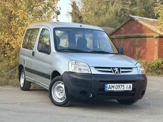 Сірий Пежо Partner, об'ємом двигуна 2 л та пробігом 224 тис. км за 4600 $, фото 1 на Automoto.ua