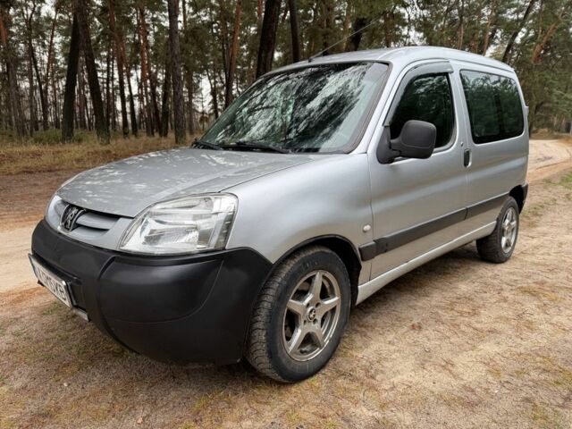 Серый Пежо Partner, объемом двигателя 2 л и пробегом 225 тыс. км за 3450 $, фото 1 на Automoto.ua