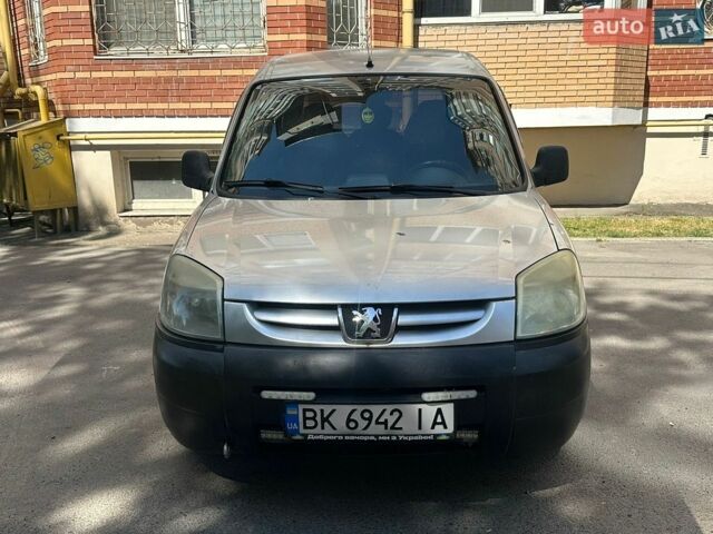 Сірий Пежо Partner, об'ємом двигуна 2 л та пробігом 314 тис. км за 3250 $, фото 1 на Automoto.ua