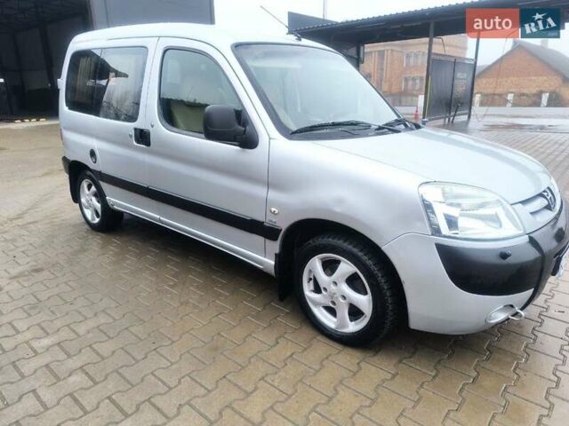 Серый Пежо Partner, объемом двигателя 2 л и пробегом 230 тыс. км за 3450 $, фото 1 на Automoto.ua