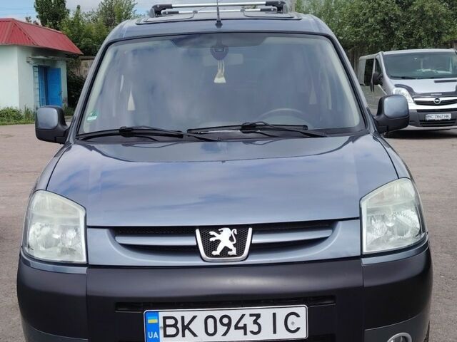 Серый Пежо Partner, объемом двигателя 1.6 л и пробегом 210 тыс. км за 5500 $, фото 1 на Automoto.ua