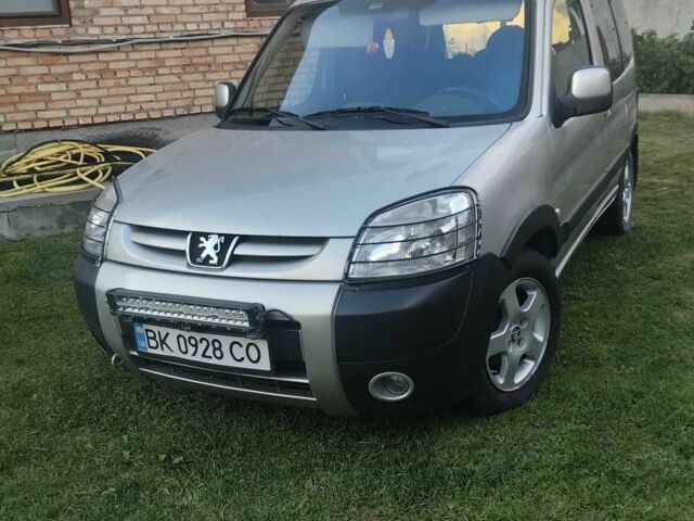 Сірий Пежо Partner, об'ємом двигуна 1 л та пробігом 210 тис. км за 4800 $, фото 1 на Automoto.ua