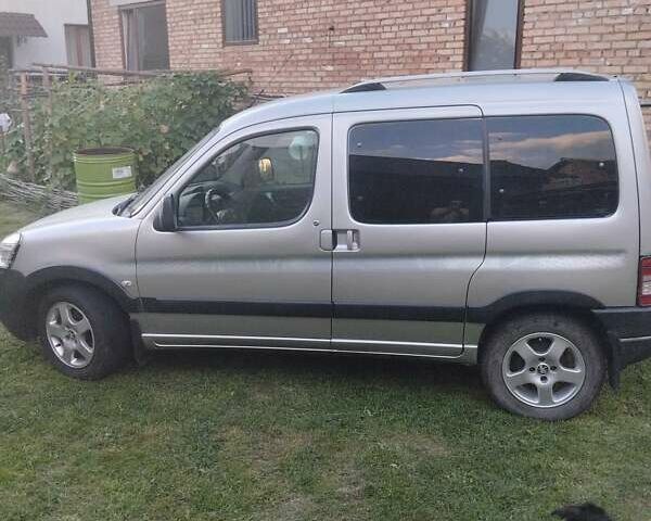 Сірий Пежо Partner, об'ємом двигуна 1 л та пробігом 210 тис. км за 4800 $, фото 1 на Automoto.ua