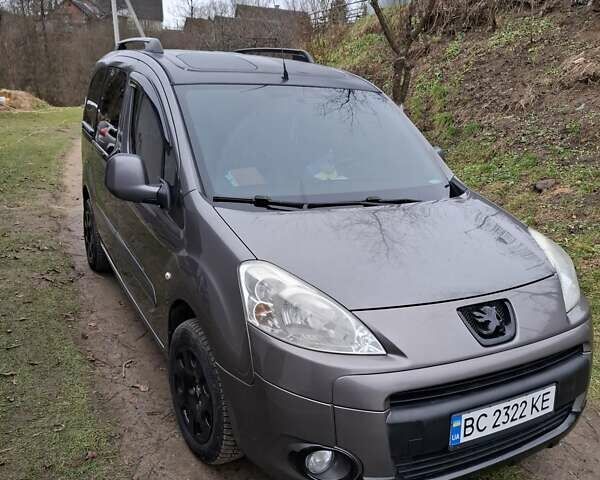 Серый Пежо Partner, объемом двигателя 1.6 л и пробегом 273 тыс. км за 7400 $, фото 1 на Automoto.ua