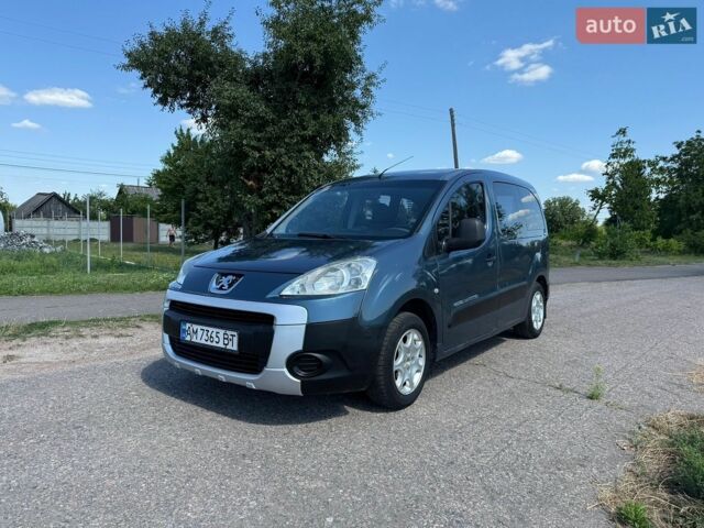 Серый Пежо Partner, объемом двигателя 1.56 л и пробегом 298 тыс. км за 4750 $, фото 1 на Automoto.ua