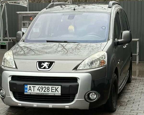 Серый Пежо Partner, объемом двигателя 1.56 л и пробегом 258 тыс. км за 7500 $, фото 1 на Automoto.ua