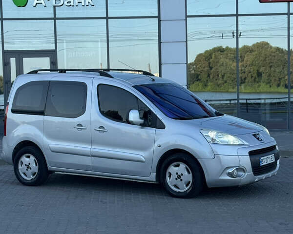 Серый Пежо Partner, объемом двигателя 1.56 л и пробегом 265 тыс. км за 6450 $, фото 1 на Automoto.ua