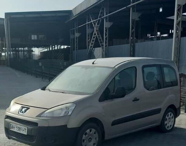 Сірий Пежо Partner, об'ємом двигуна 1.56 л та пробігом 383 тис. км за 5000 $, фото 1 на Automoto.ua