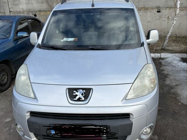 Серый Пежо Partner, объемом двигателя 1.5 л и пробегом 303 тыс. км за 6864 $, фото 1 на Automoto.ua