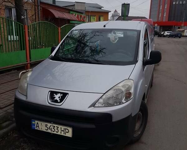 Серый Пежо Partner, объемом двигателя 1.6 л и пробегом 390 тыс. км за 4900 $, фото 1 на Automoto.ua