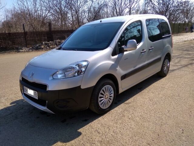 Серый Пежо Partner, объемом двигателя 1.6 л и пробегом 201 тыс. км за 8500 $, фото 1 на Automoto.ua