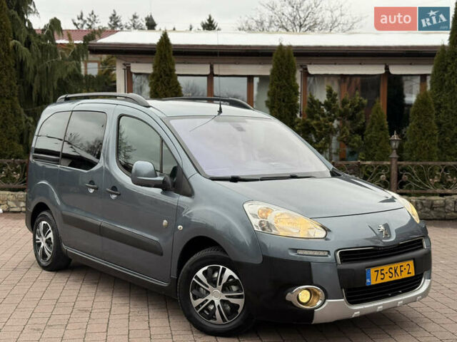Серый Пежо Partner, объемом двигателя 1.6 л и пробегом 230 тыс. км за 9399 $, фото 1 на Automoto.ua