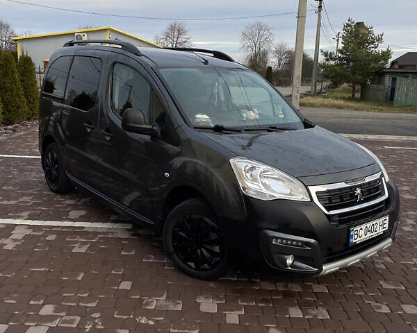 Серый Пежо Partner, объемом двигателя 1.6 л и пробегом 119 тыс. км за 13800 $, фото 1 на Automoto.ua
