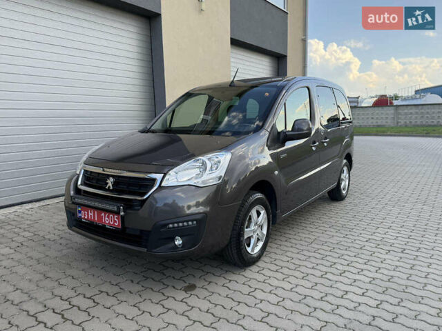 Сірий Пежо Partner, об'ємом двигуна 0 л та пробігом 23 тис. км за 10600 $, фото 1 на Automoto.ua