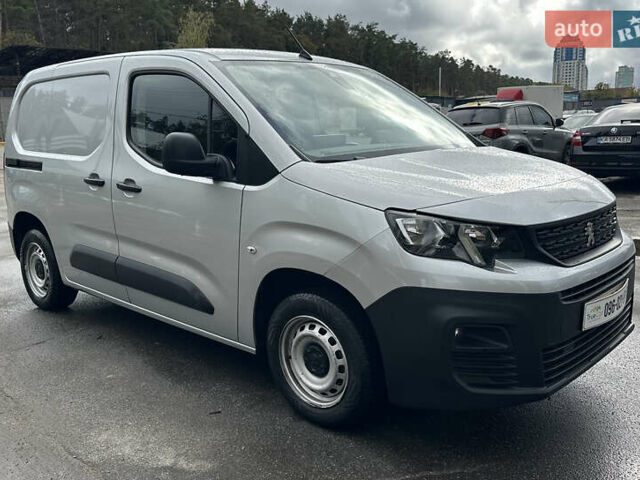 Серый Пежо Partner, объемом двигателя 1.5 л и пробегом 183 тыс. км за 17800 $, фото 1 на Automoto.ua
