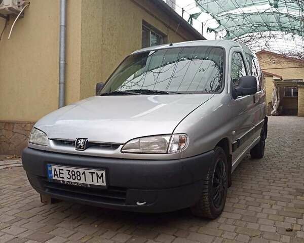 Сірий Пежо Partner, об'ємом двигуна 1.4 л та пробігом 511 тис. км за 4100 $, фото 1 на Automoto.ua