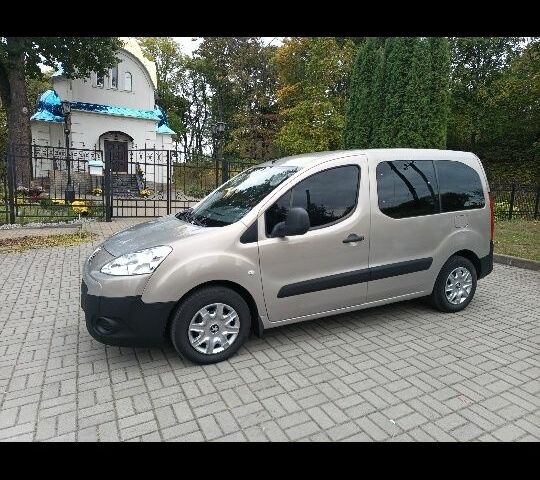 Сірий Пежо Partner, об'ємом двигуна 0 л та пробігом 388 тис. км за 7035 $, фото 1 на Automoto.ua
