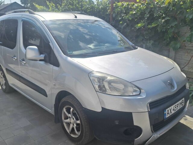 Серый Пежо Partner, объемом двигателя 0 л и пробегом 270 тыс. км за 7999 $, фото 1 на Automoto.ua