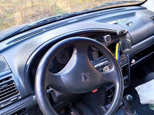 Синий Пежо Partner, объемом двигателя 1.9 л и пробегом 300 тыс. км за 2000 $, фото 1 на Automoto.ua