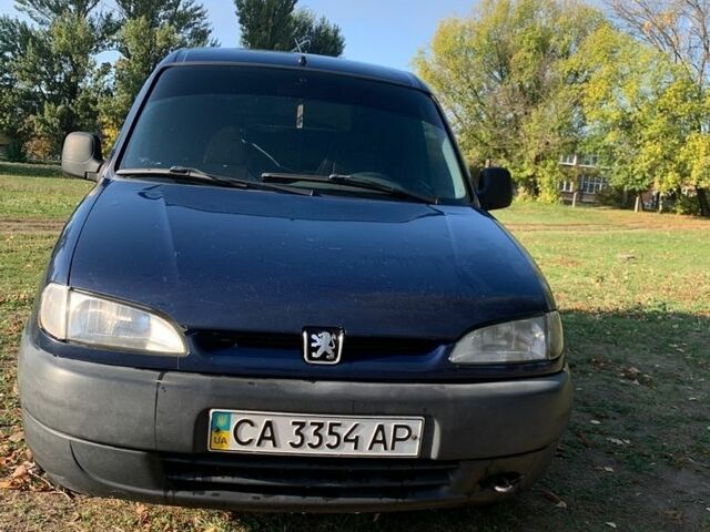 Синій Пежо Partner, об'ємом двигуна 1.9 л та пробігом 402 тис. км за 1950 $, фото 1 на Automoto.ua