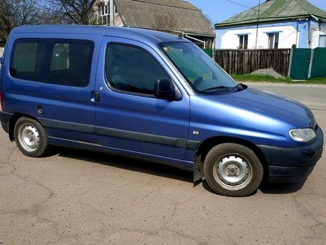 Синий Пежо Partner, объемом двигателя 1.9 л и пробегом 300 тыс. км за 2999 $, фото 1 на Automoto.ua