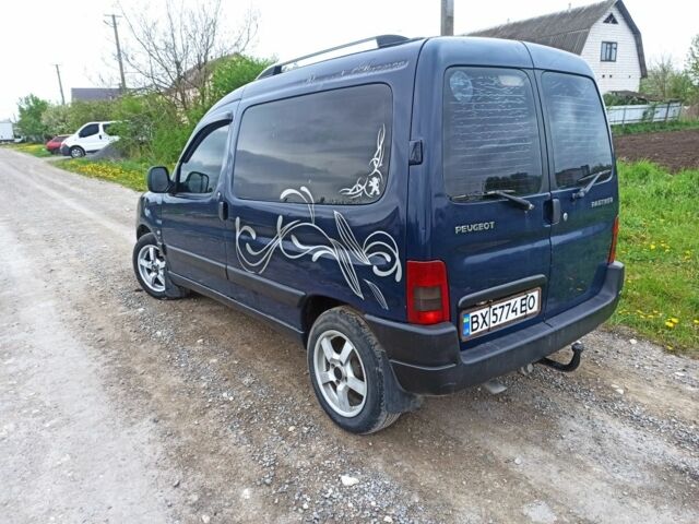 Синий Пежо Partner, объемом двигателя 2 л и пробегом 353 тыс. км за 2800 $, фото 1 на Automoto.ua